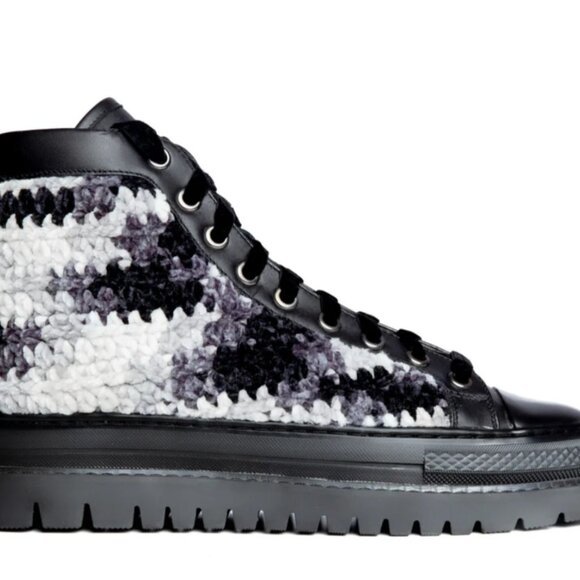 KROJAY  ONYX BLACK, WHITE, GREY WOMEN'S BOOT NEW With Tag and Box Size 10 - Picture 1 of 13